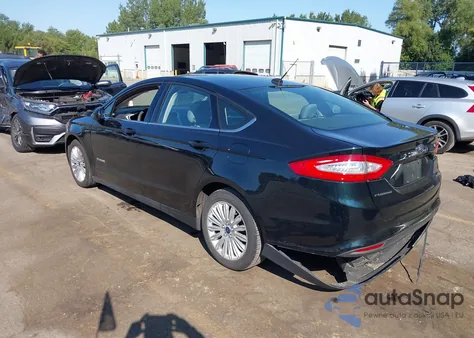 2014 Ford Fusion Hybrid S из США, поврежденный, VIN 3FA6P0UU2ER369099